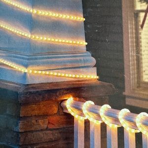 Crystallized Rope light 18 feet indoor / outdoors NWT